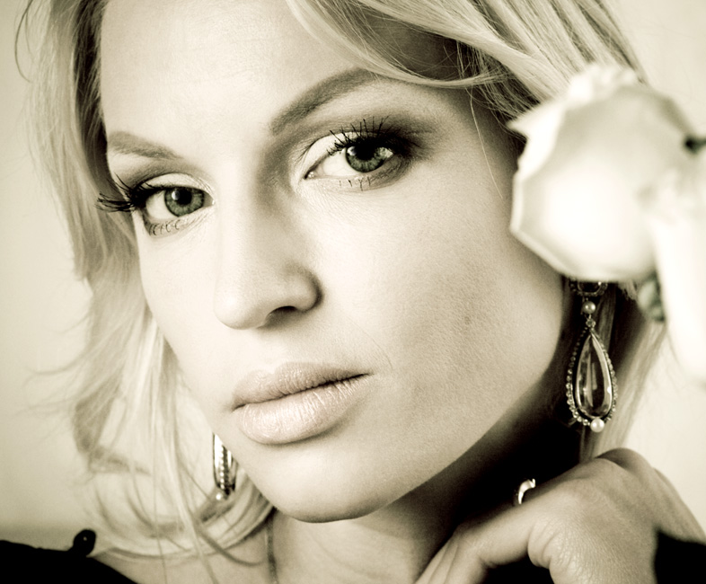 Anastasia | flower, sepia, blonde, woman