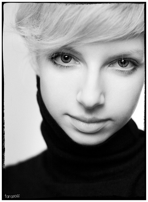 Annushka | woman, black and white, blonde, high key