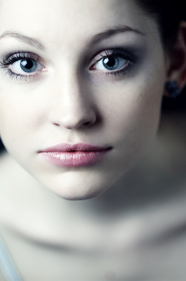 Air | woman, high key