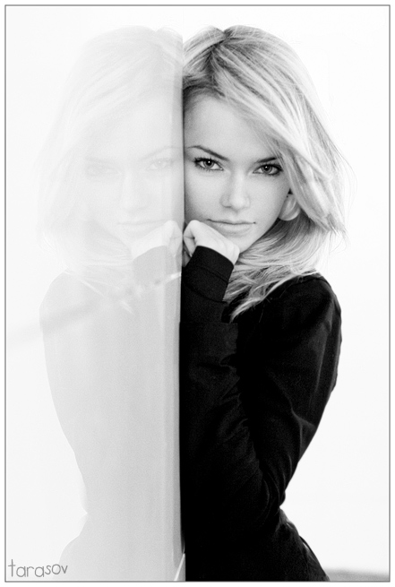 Mysteryca | woman, black and white, blonde, reflection