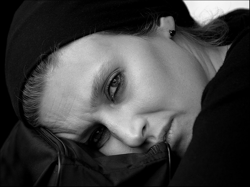 Portrait of a piligrim | woman, black and white, emotion