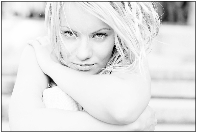 Vicky | woman, black and white, blonde, high key