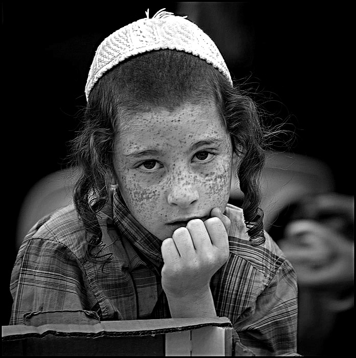 Carrot | black and white, curls, child, freckles, hat