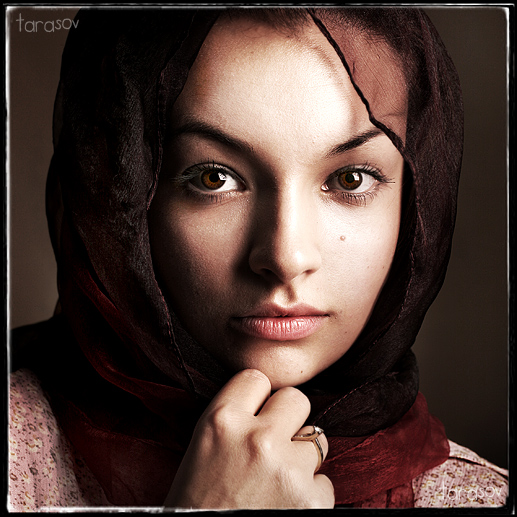 Olga | woman, hand, scarf