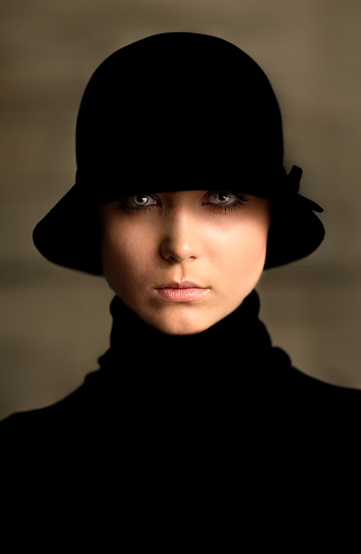 Black cat | woman, hat
