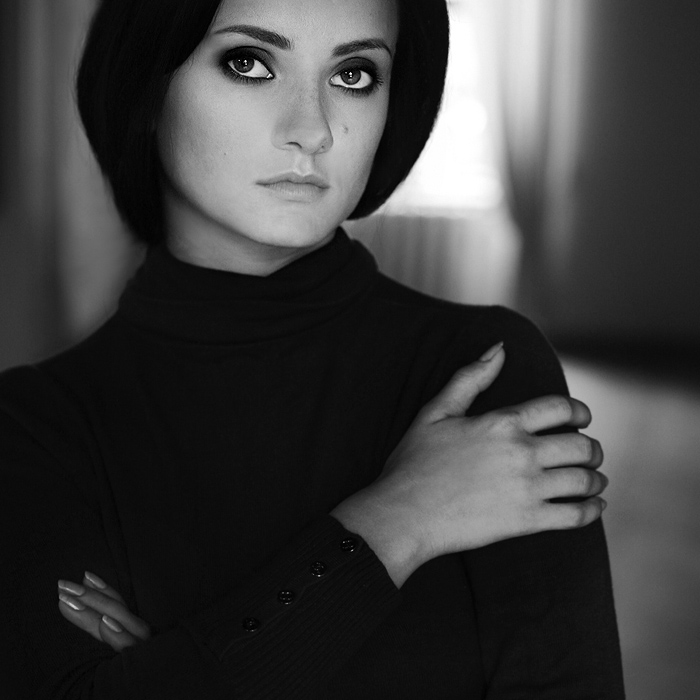 Empty room | woman, black and white, brunette, hand