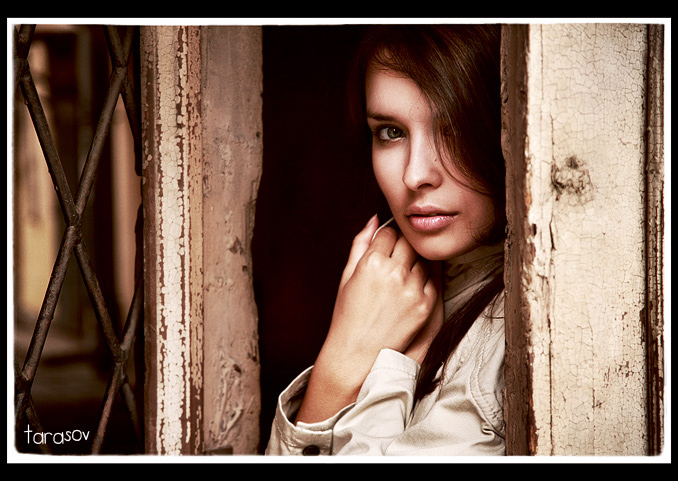 Acquaintance | woman, brunette, nature