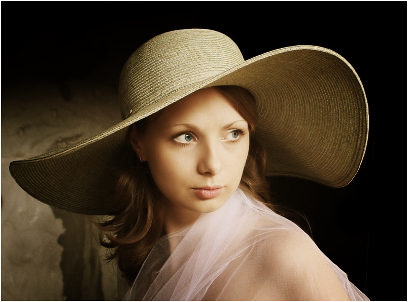 Portrait of a girl in a hat | woman, curls, hat