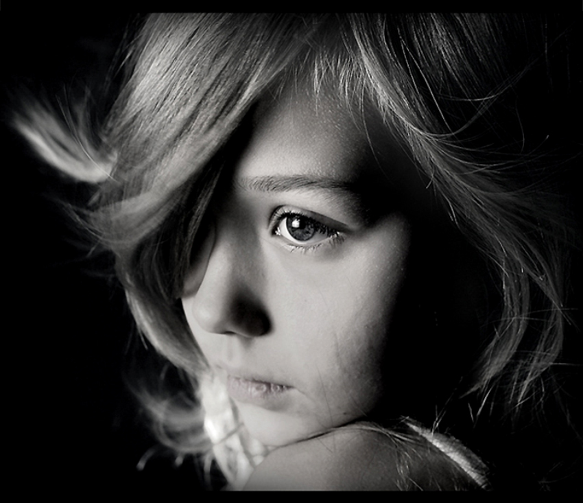 Polechka | black and white, blonde, child