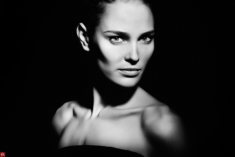 Contrast | woman, black and white, low key