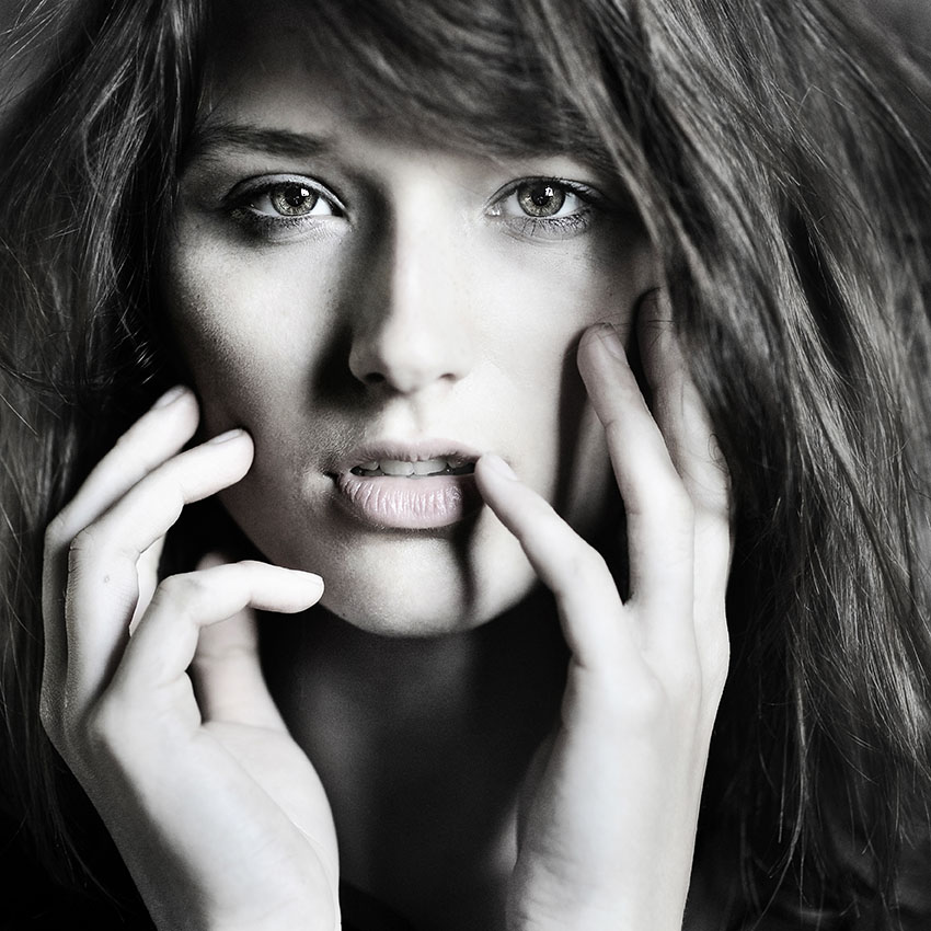 Paula | woman, black and white, hand, hair