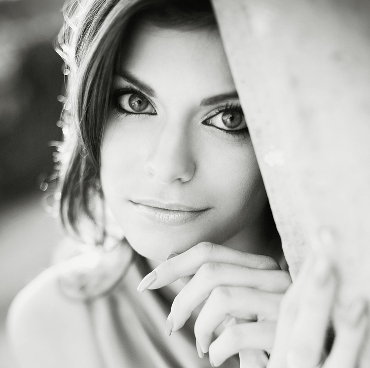 Sunny day | woman, hand, black and white, high key