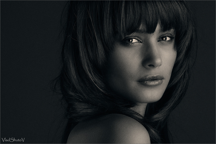 Insidiousness | woman, brunette, black and white, low key