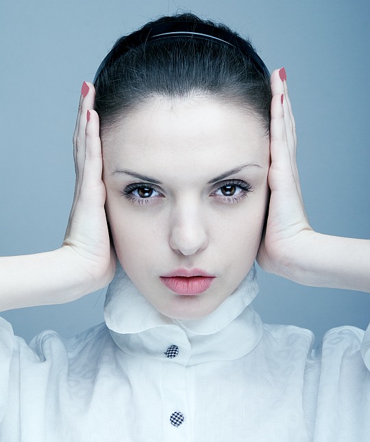 Migraine | woman, hand, brunette