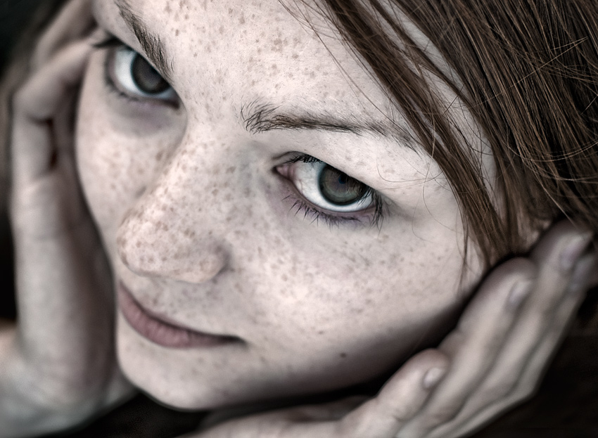 Sun | woman, hand, desaturation, freckles
