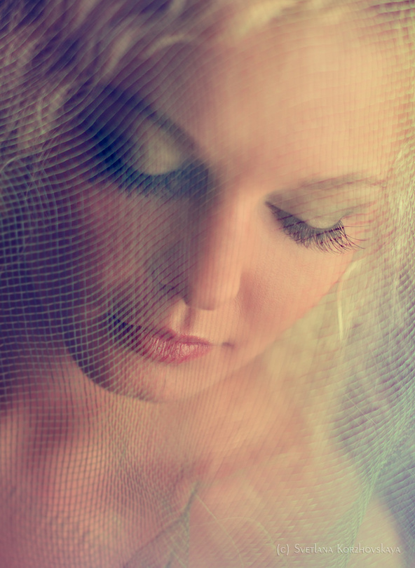 L'orchid&#233;e  | warm light, closed eyes, veil, saturation, blonde