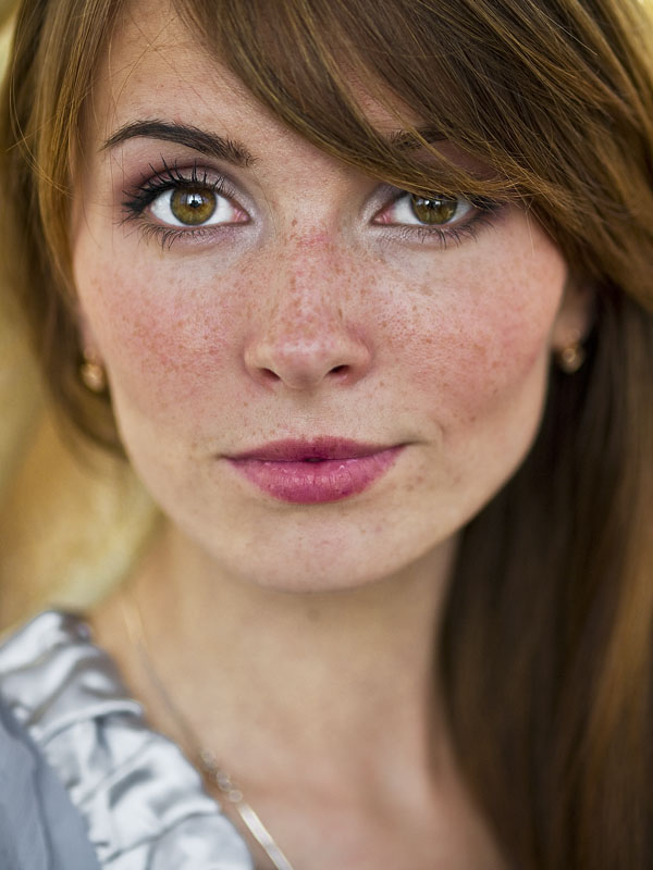 Valeria | blur, hair, freckles