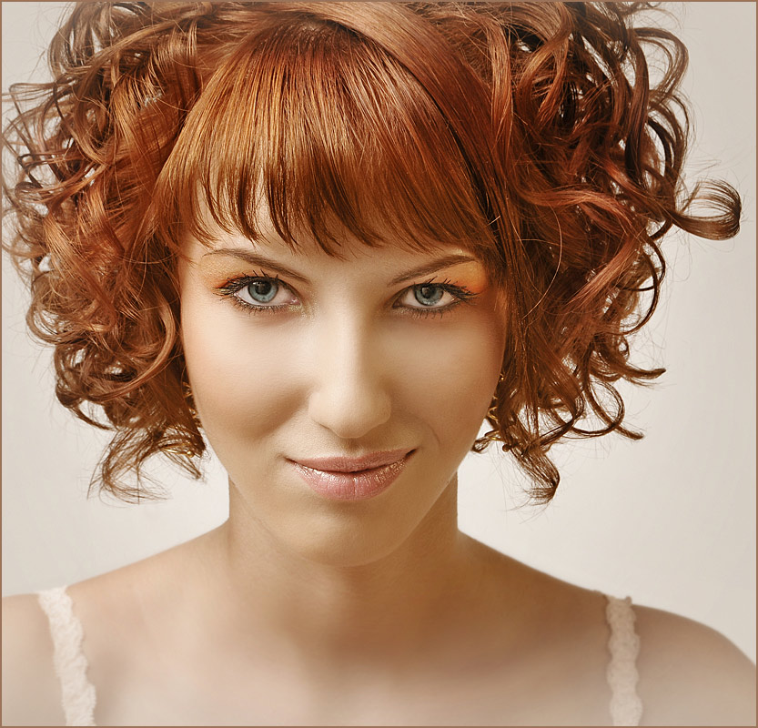 New short curly hairstyle with layers - Hairstyles Weekly Haircuts for curly hai