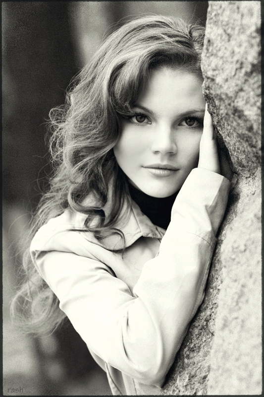 Autumn gentleness | long hair, curls, nature, black and white