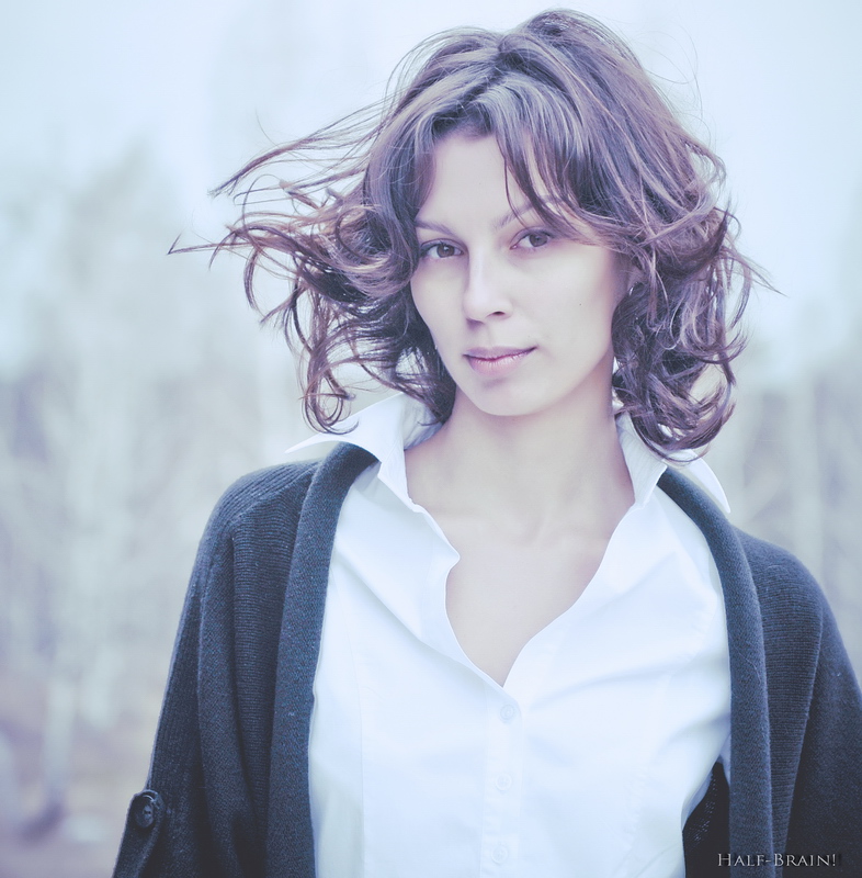 Maria and the wind | brunette, curls, nature, rendering