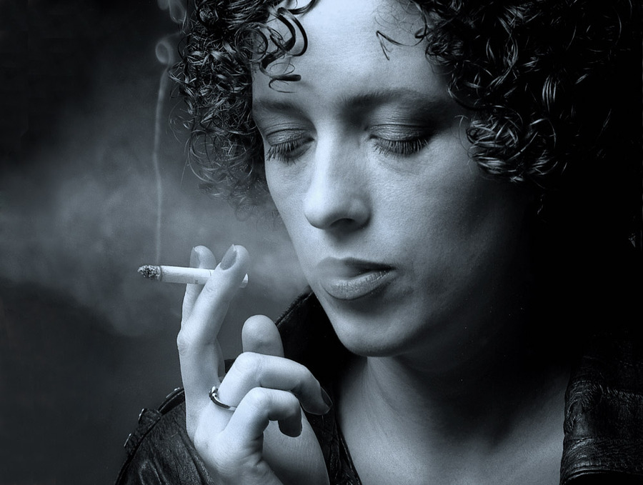 Let's play decadence | curls, cigarette, black and white