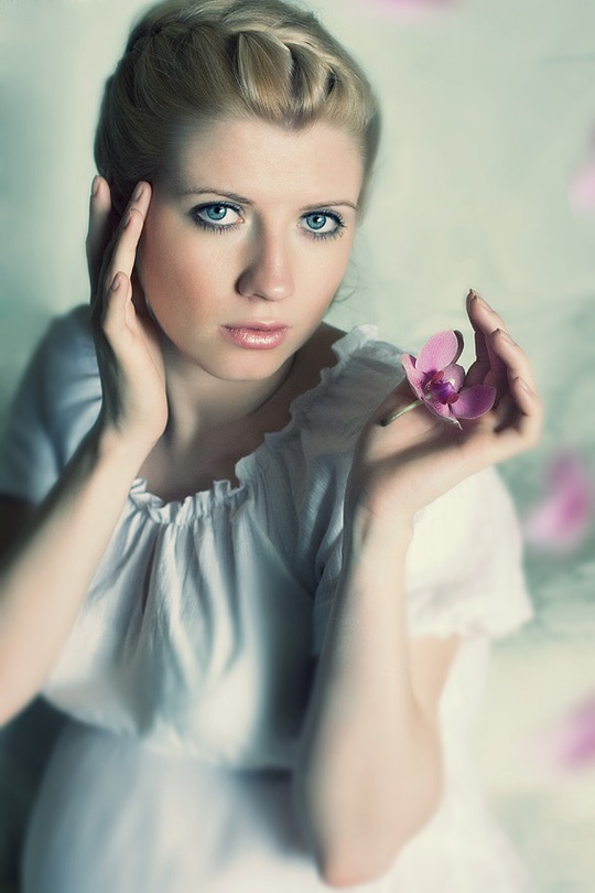 Morning flowers | blonde, flower, hairstyle