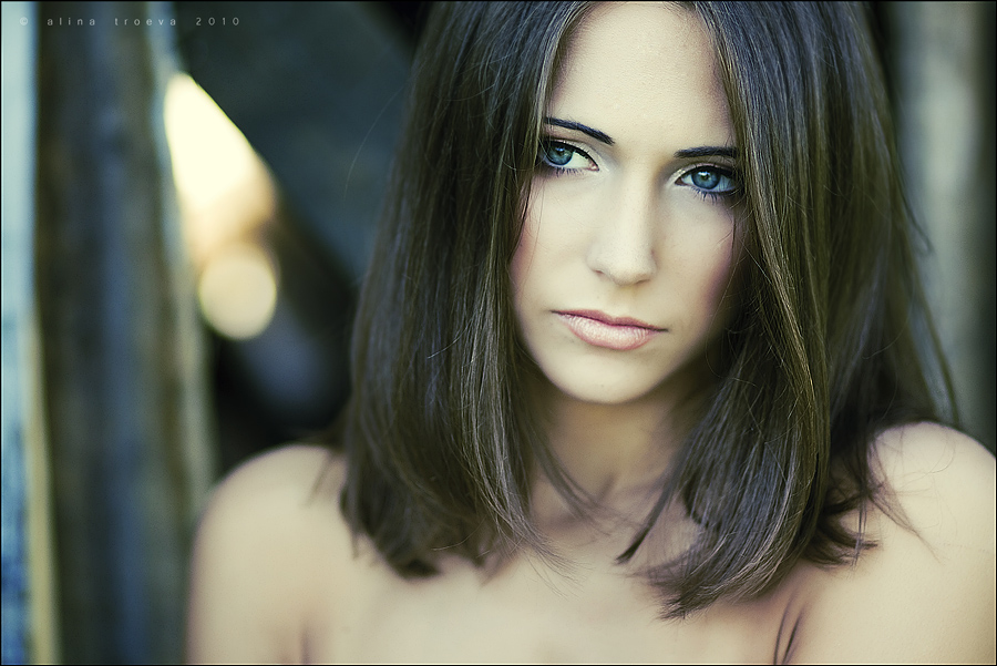 Attraction | brunette, blue eyes