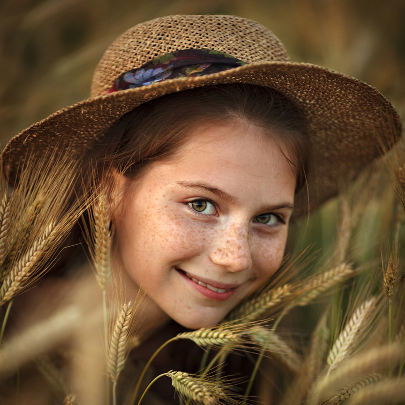 Ears of wheat | freckles, nature, child, hat