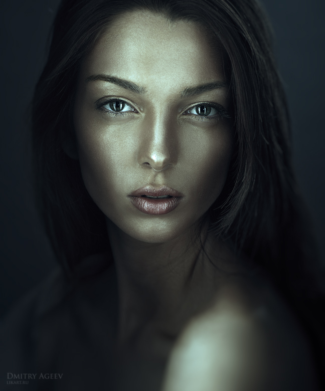 Bronze face | brunette, hair, woman, close-up