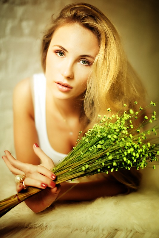 Miss naturalness | hair, hands, flowersc