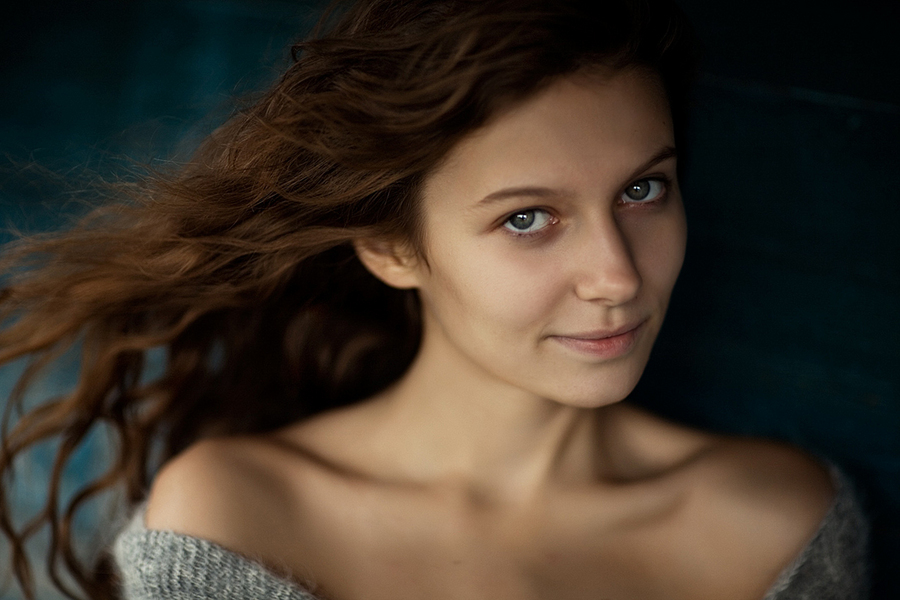 Windy | stare, hair, shoulder