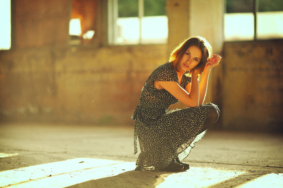 Photo shoot in warehouse | photo shoot, warehouse, girl, sunlight