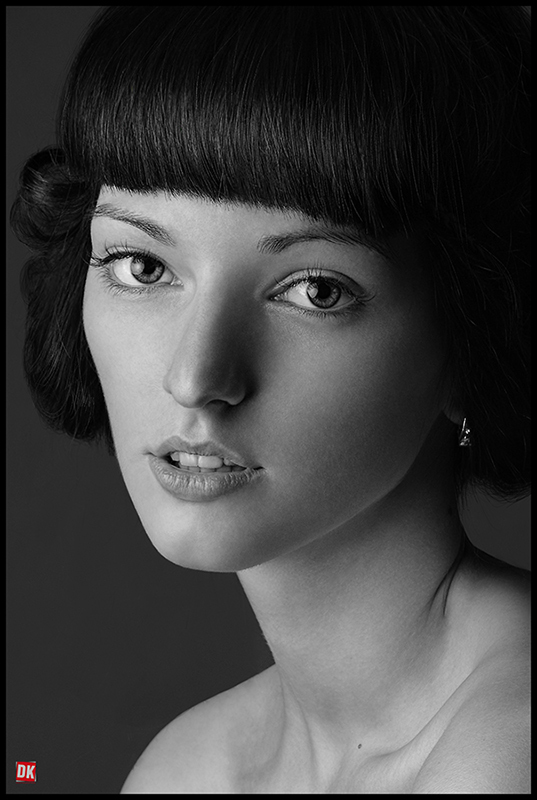 Girl with wide-spaced eyes | wide-spaced eyes, black and white, nice hair-cut