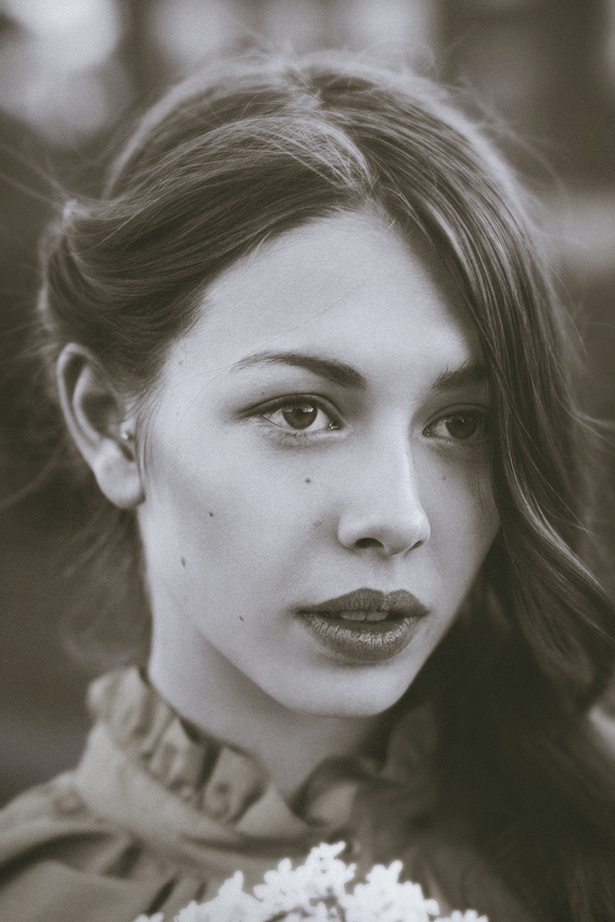 Girl with flowers | girl, flowers, black & white