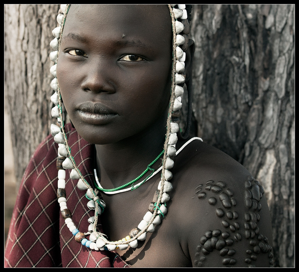 Negress | negress, fat lips, dark skin, scarification