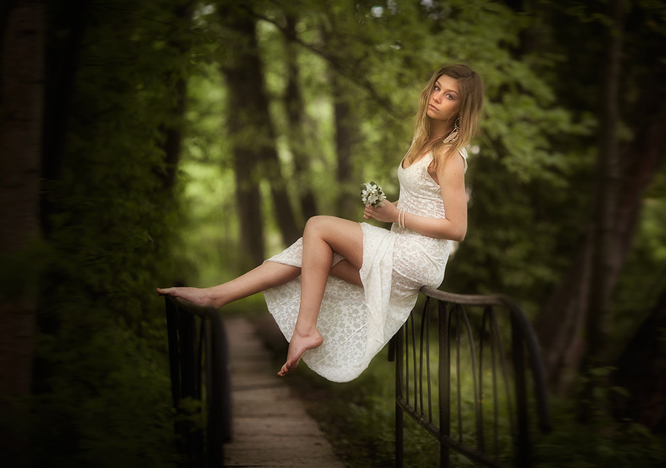 Girl levitates | levitation, white dress, pretty girl, park