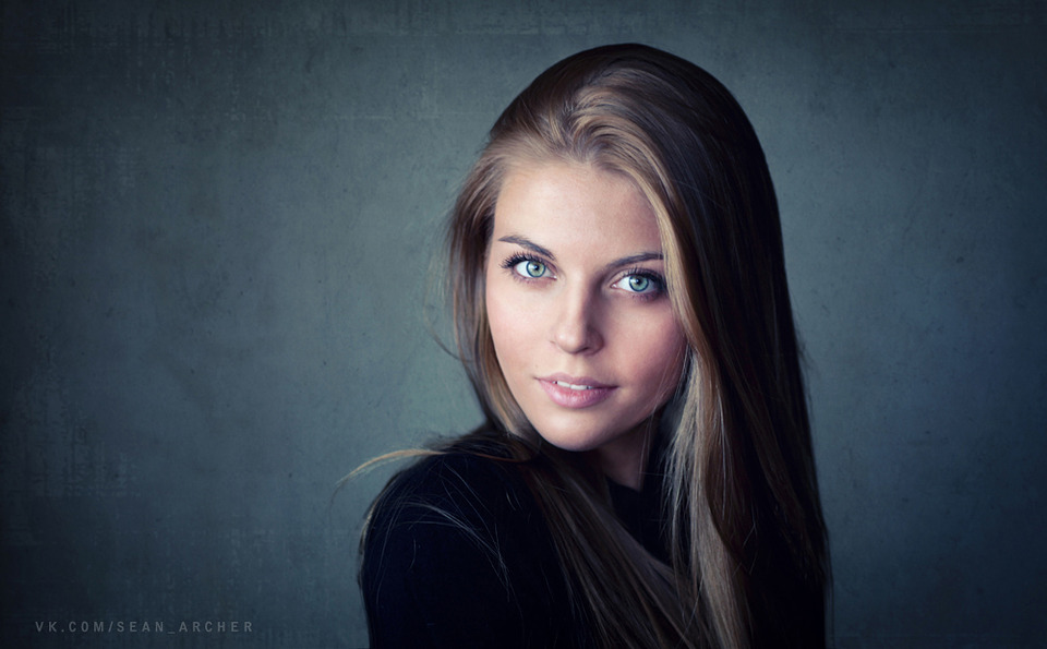 Gorgeous looking girl | gorgeous girl, green eyed, black shirt