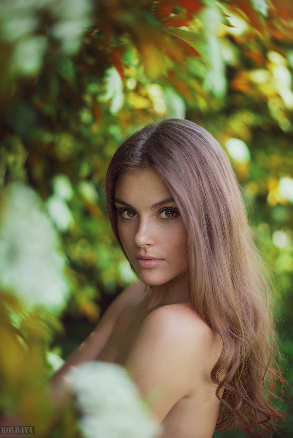 Temptress | young girl, temptress, garden, green