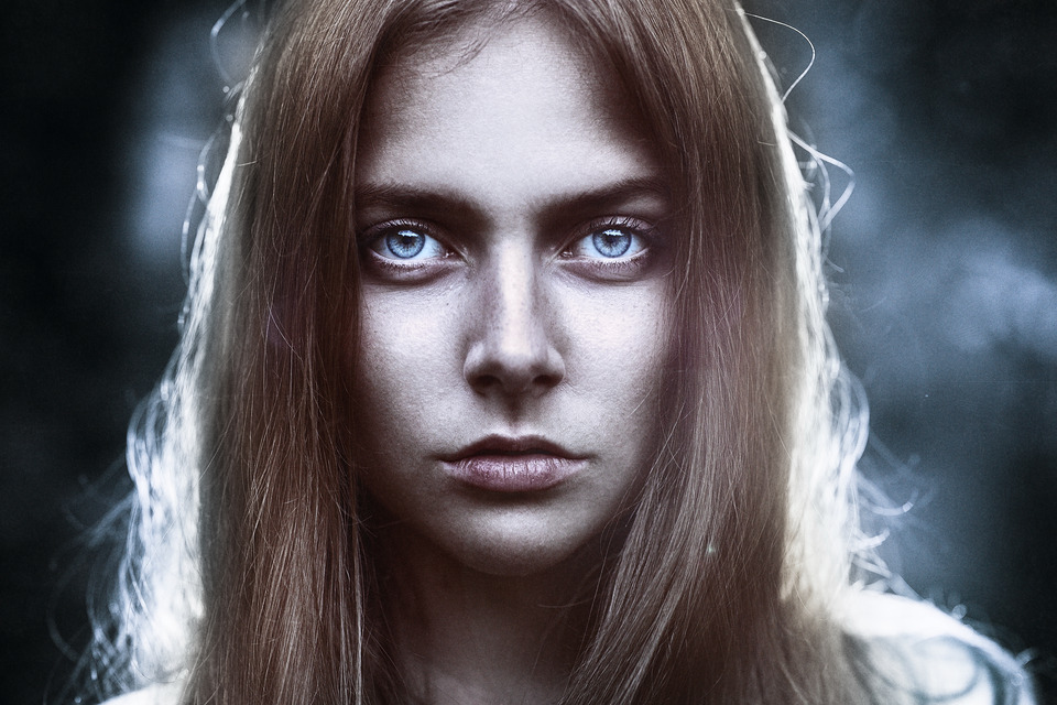 Wild woman | wild look, blue eyes, night, serious face