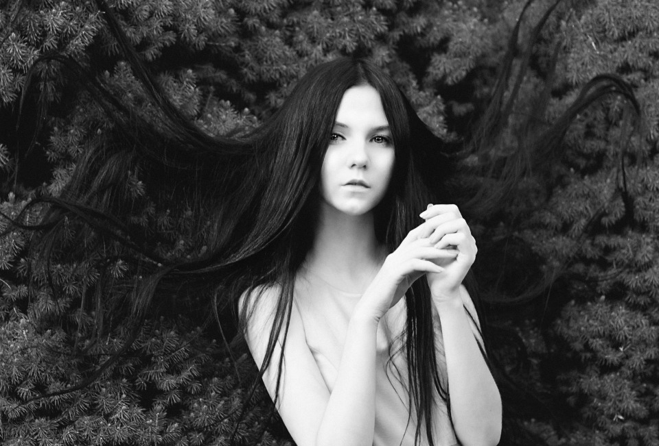 frightening pale girl | pale girl, long hair, light skin, black & white, nudity