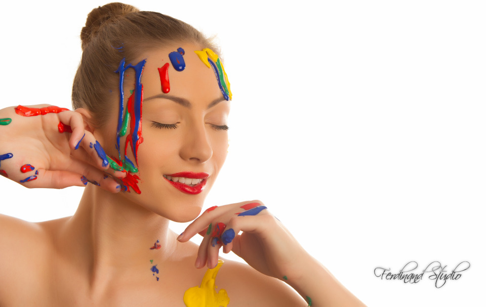 Female model drebbled with paint | paint, female model, red lipstick, blond, cute girl, white teeth