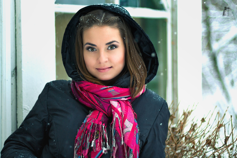 Winter morning is a nice time for photoshoot | winter, snow, cutie, pink lipstick