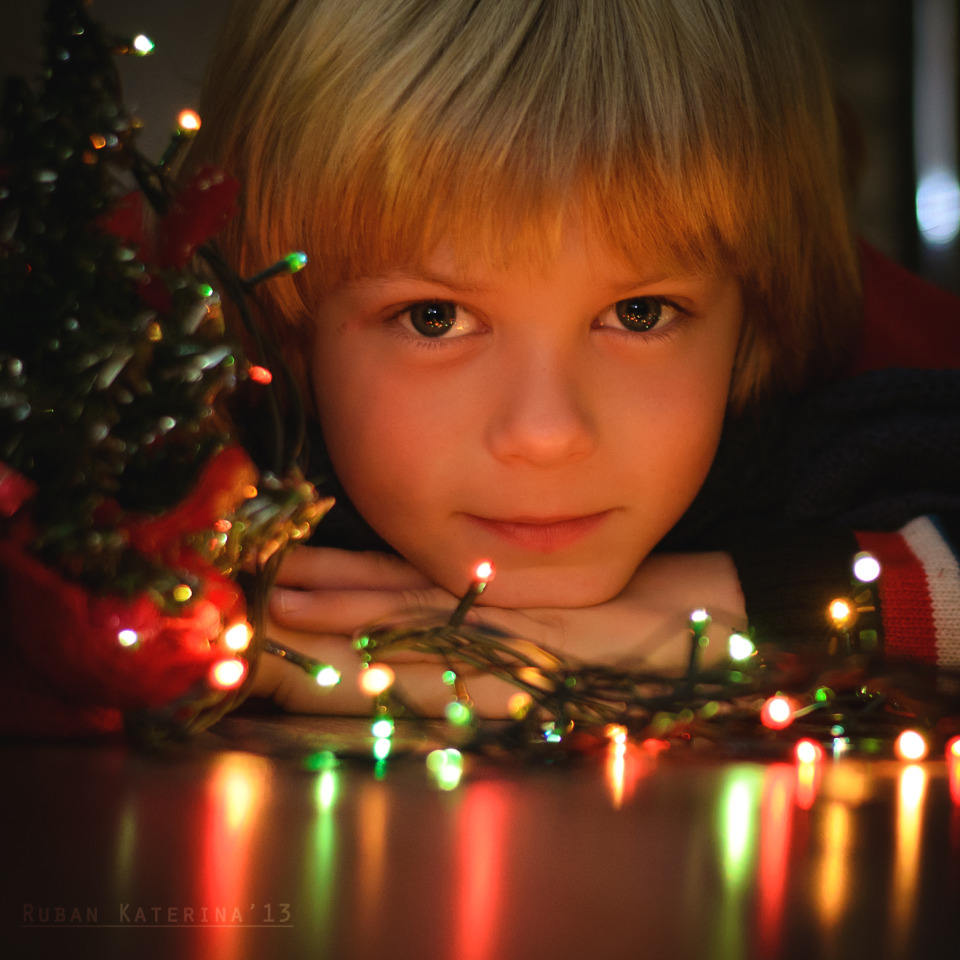 Children love chrismas | christmas, child, boy, blond