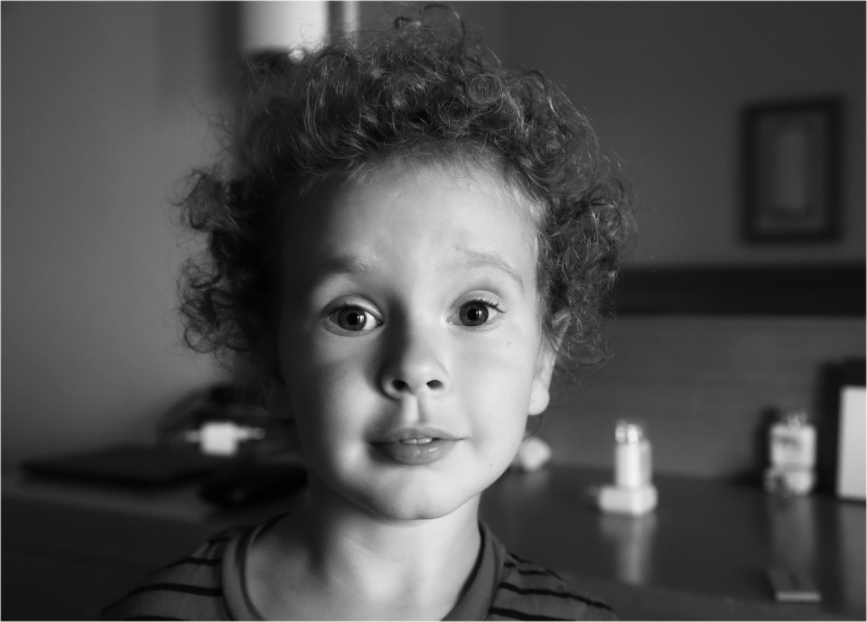 Lovely curls | culrs, child, smile, black & white